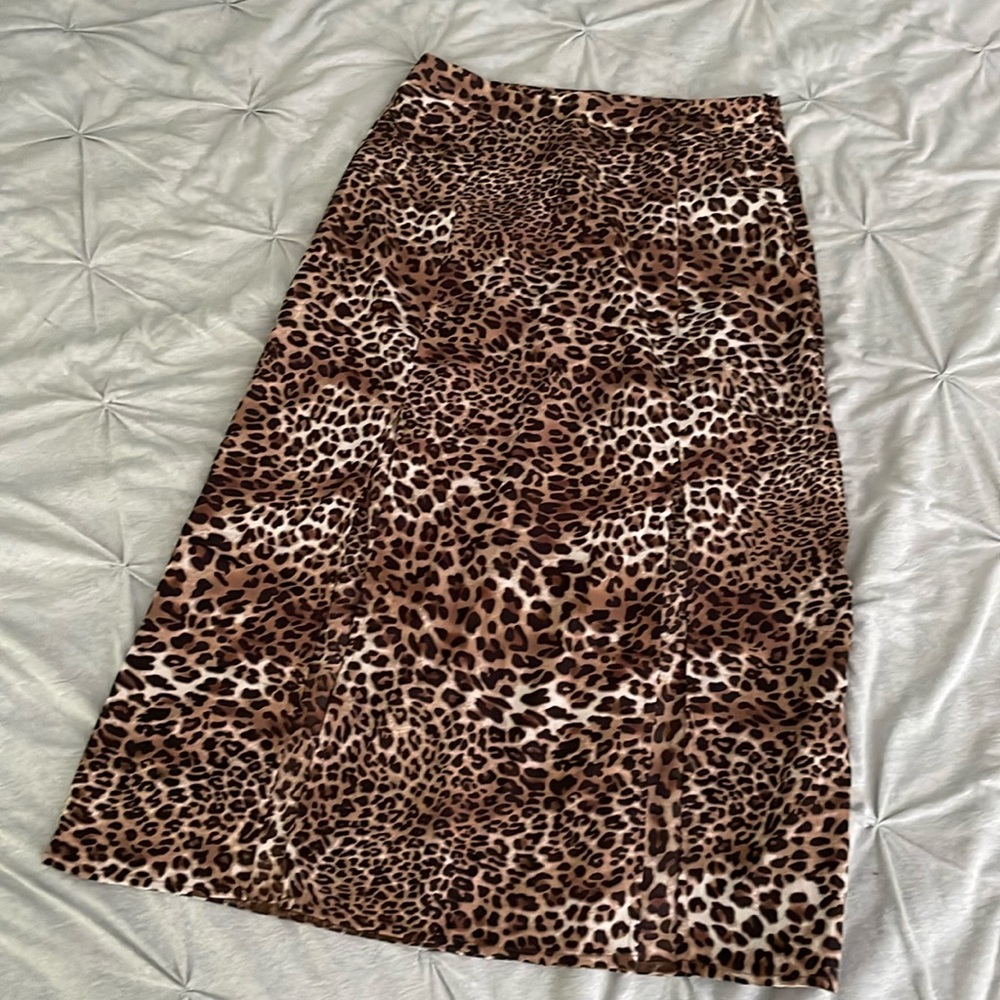 Leopard print midi skirt
